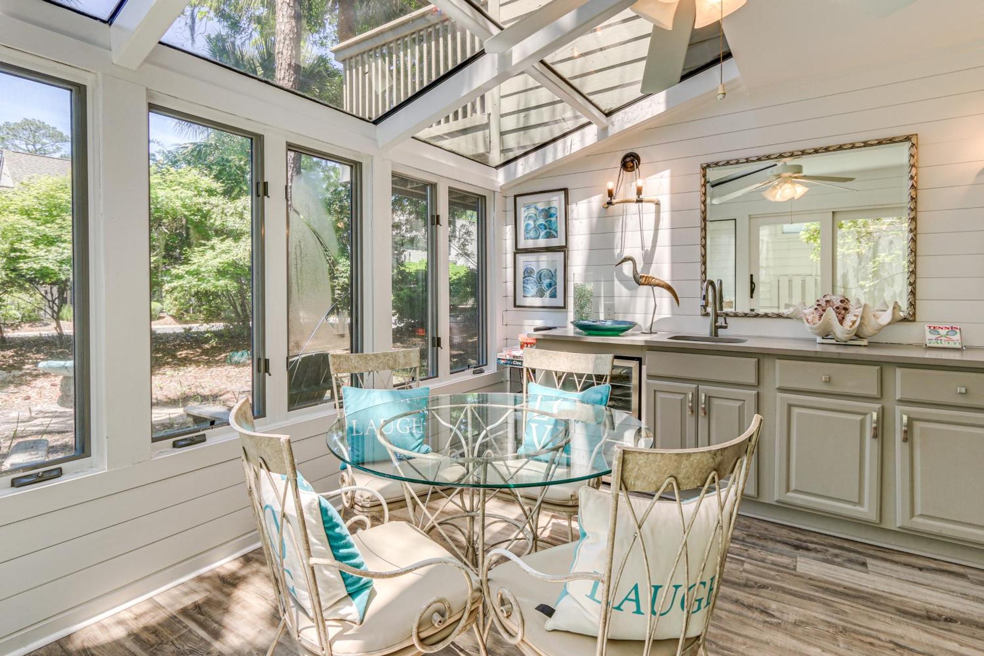 Modern Hilton Head Retreat Walk To Beach And Golf! Hilton Head Island Eksteriør bilde